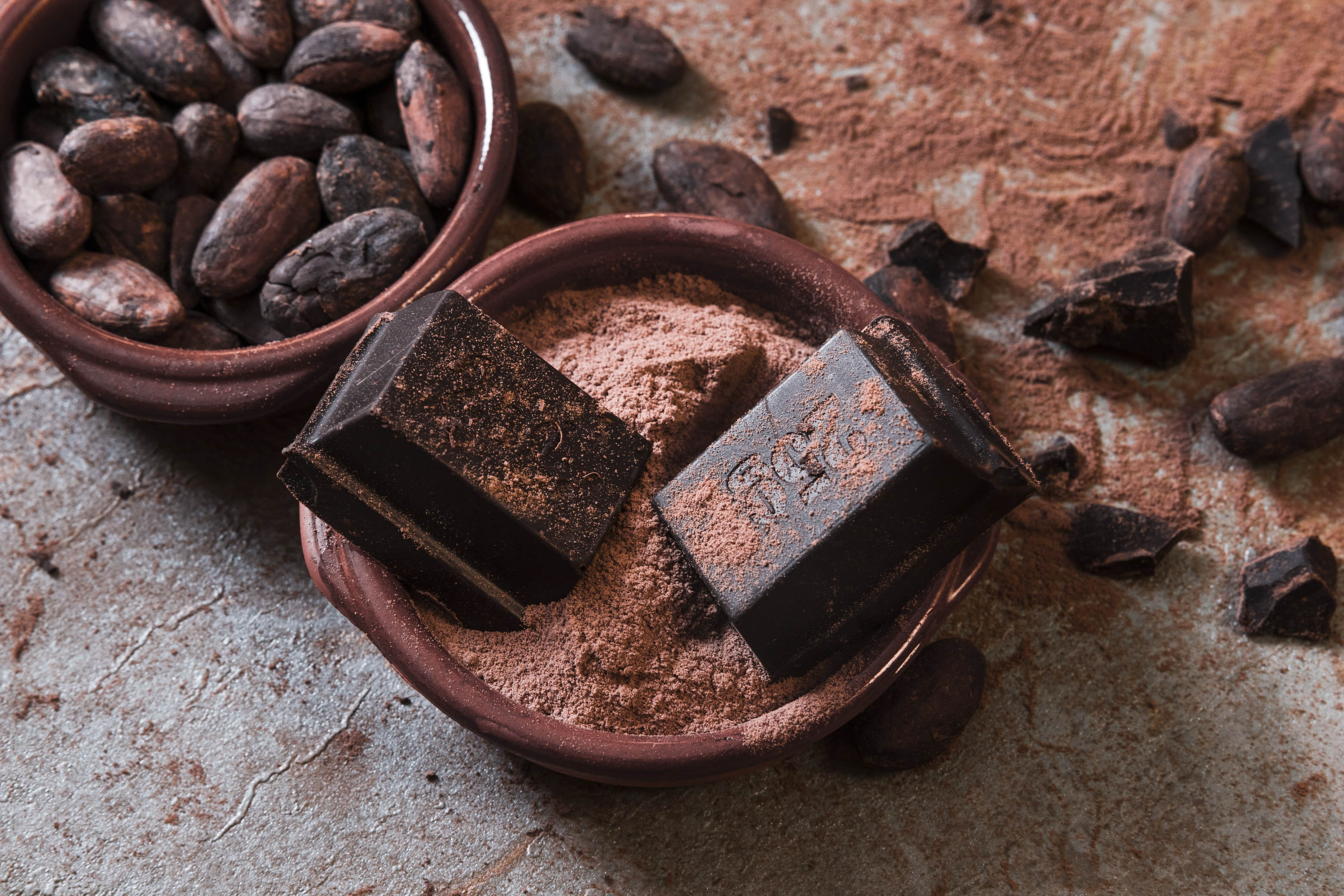 7 įrodyti faktai apie juodojo šokolado naudą
